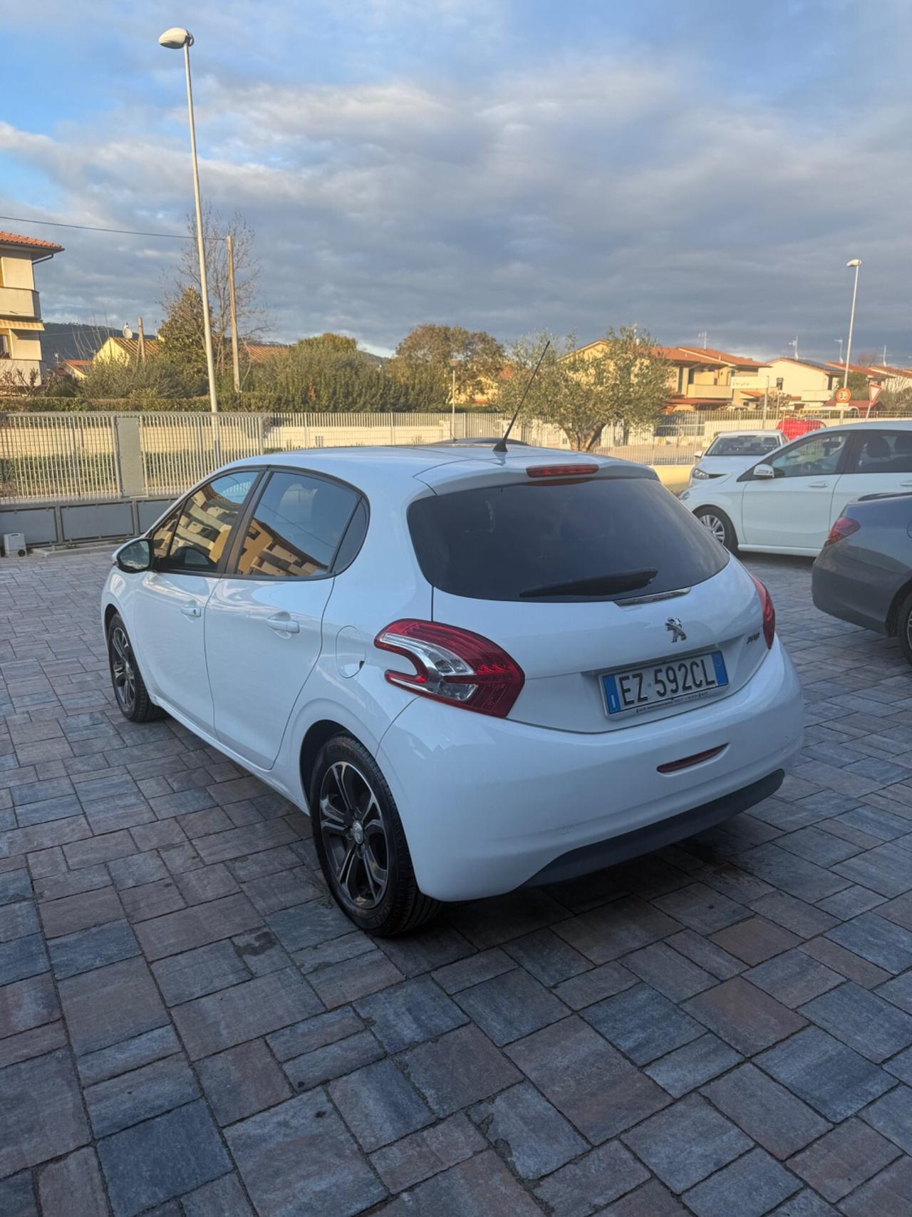 Peugeot 208 ok neopatentati