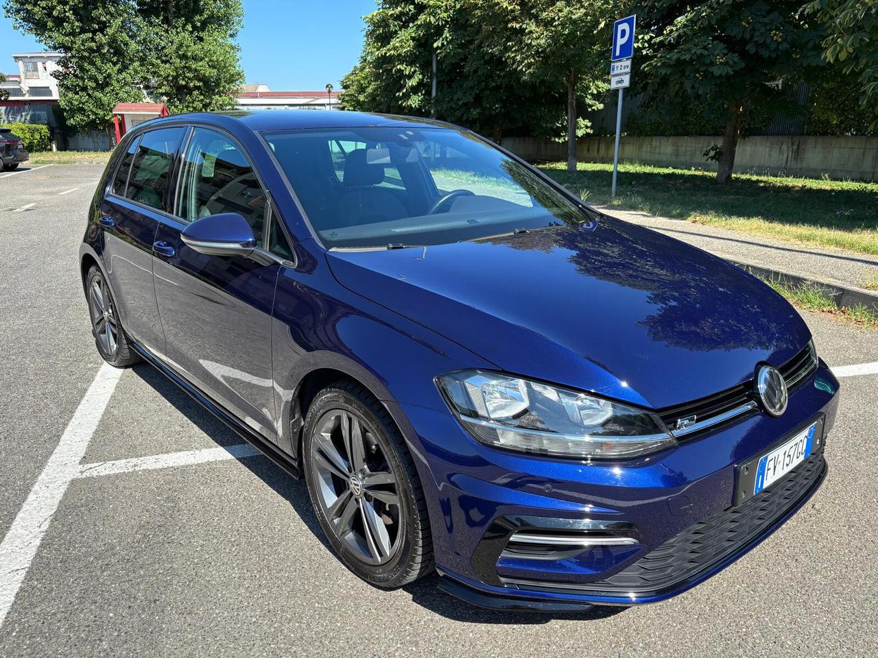 Volkswagen Golf 2.0 TDI 5p. R Line