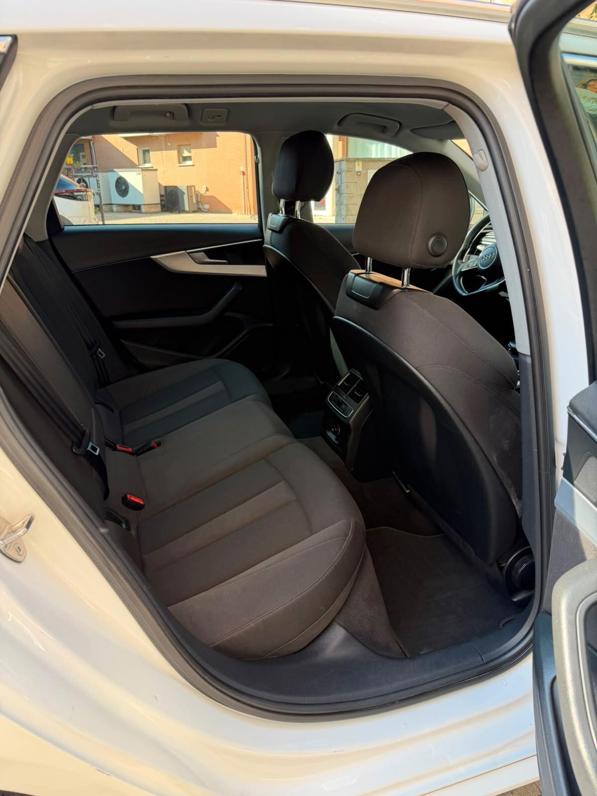 Audi A4 Avant 35 TDI S tronic
