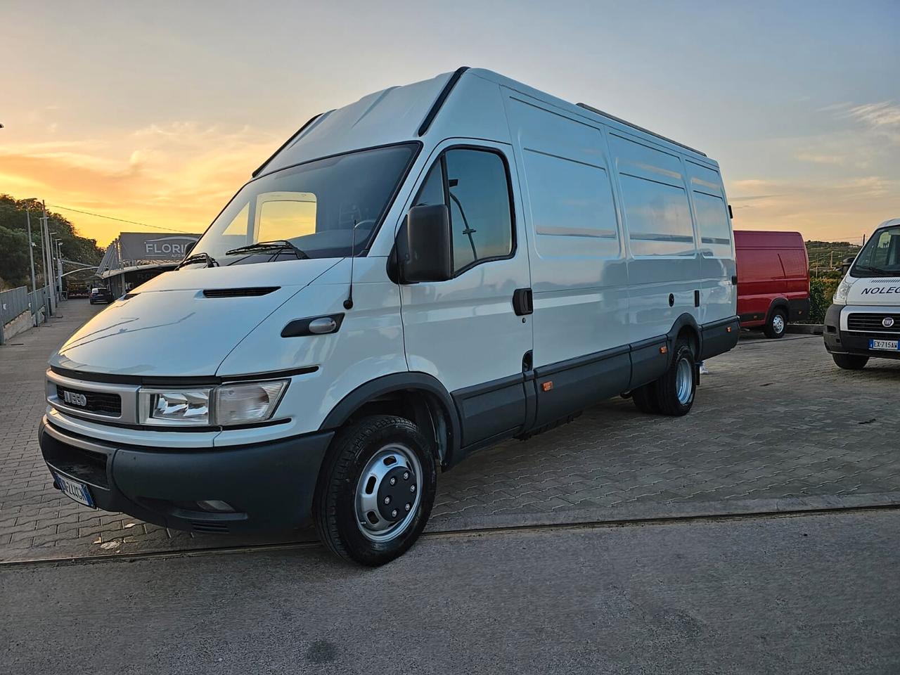 IVECO DAILY 35C13 2.8 TD GEMELLATO SOLO 180000KM