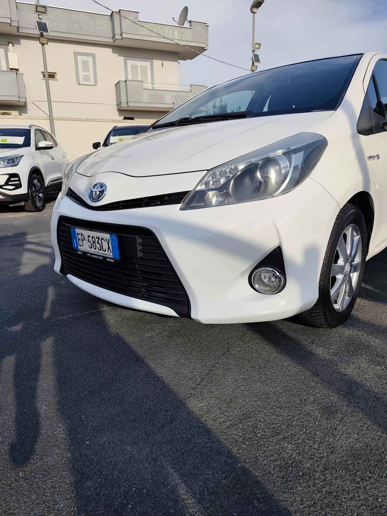 Toyota Yaris 1.5 Hybrid Lounge 07/2013