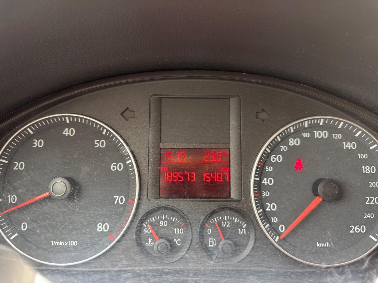 Volkswagen Golf ADATTA A NEOPATENTATI 1.6 16V FSI 5p. Comfortline