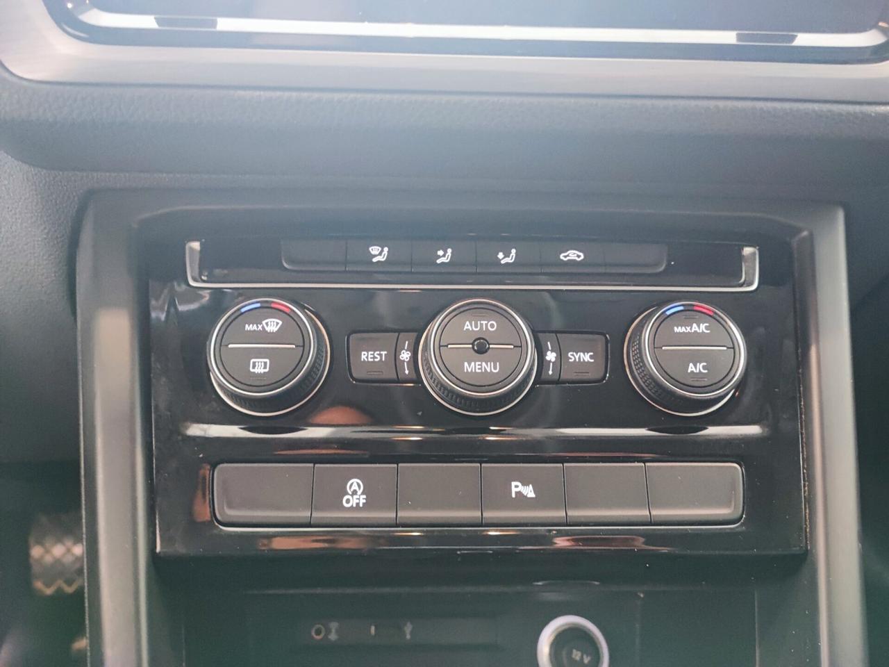 Volkswagen Touran 2.0 TDI SCR DSG 7 POSTI