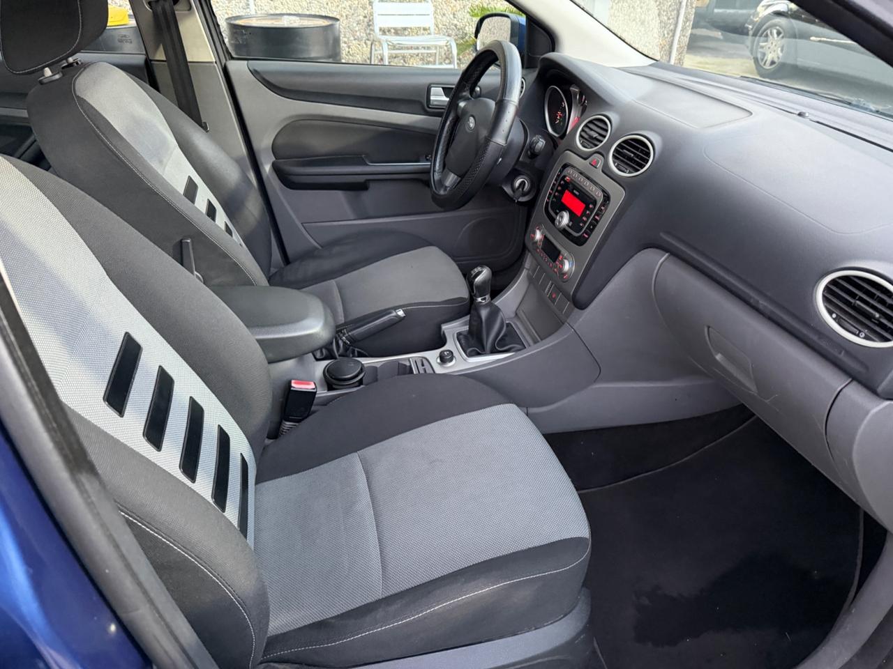 Ford Focus 1.6 benzina EURO5A NEOPATENTATI-FAMIGLIARE