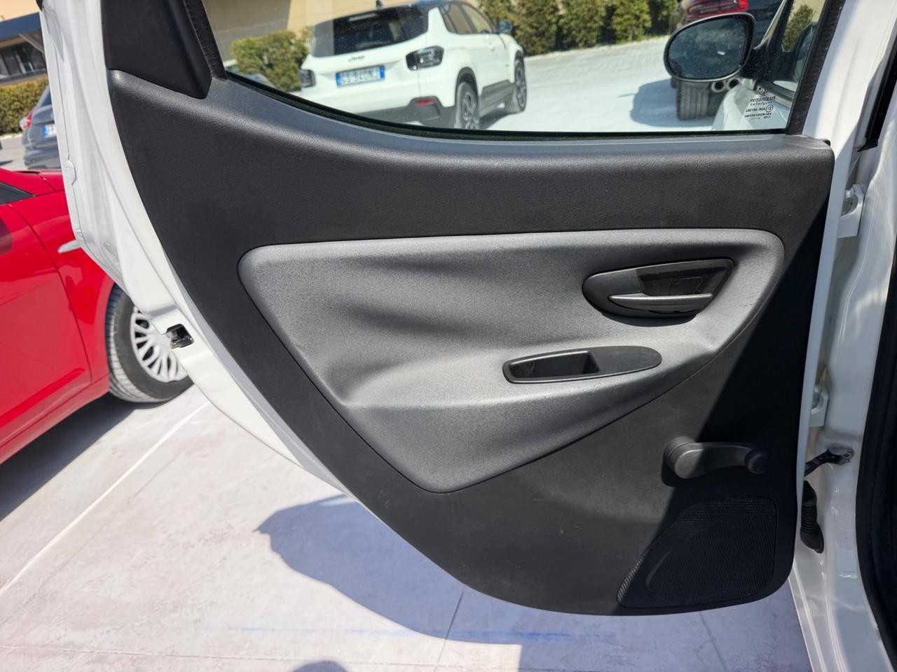 Lancia Ypsilon 1.2 69 CV 5 porte Platinum