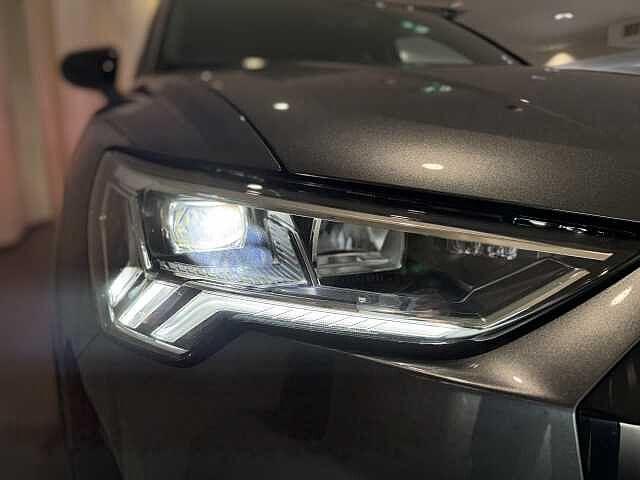 Audi Q3 40 TDI quattro S tronic Identity Black