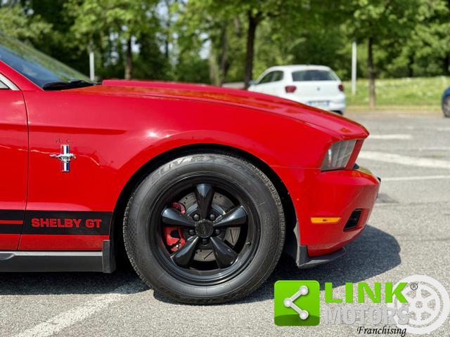 FORD Mustang COUPE