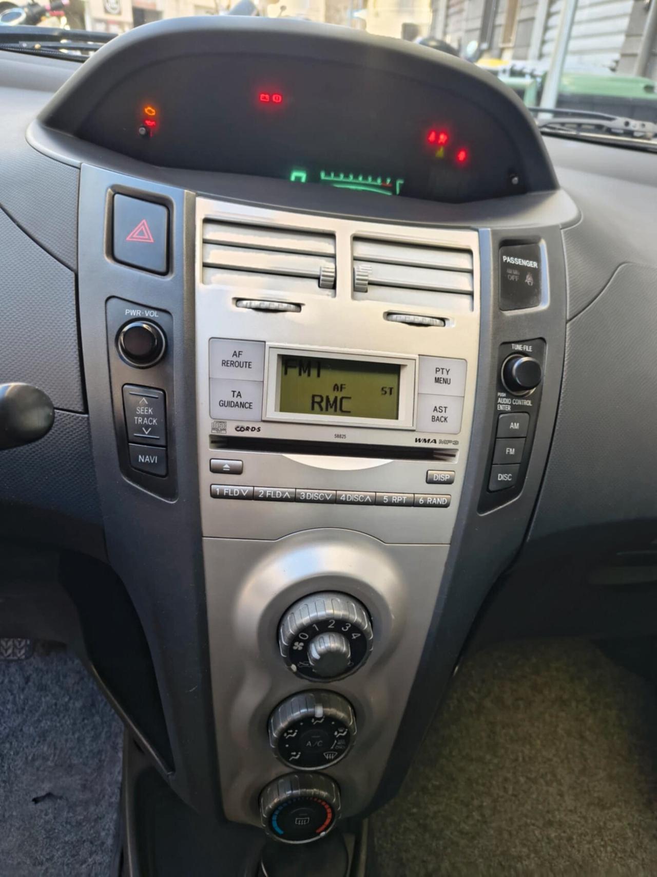 Toyota Yaris 1.0 5 porte