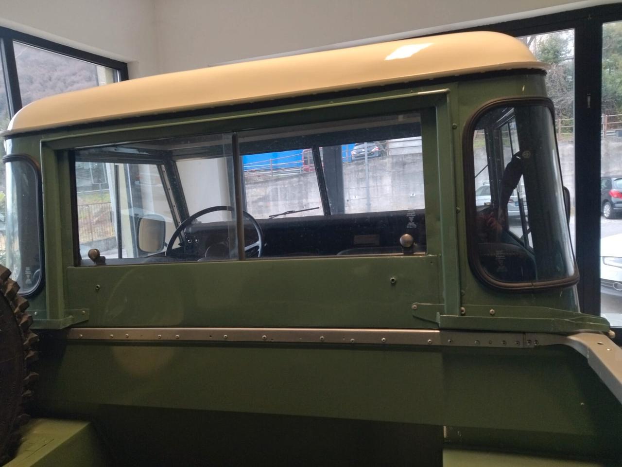 Land Rover Defender PICK-UP COMPLETAMENTE RESTAURATO