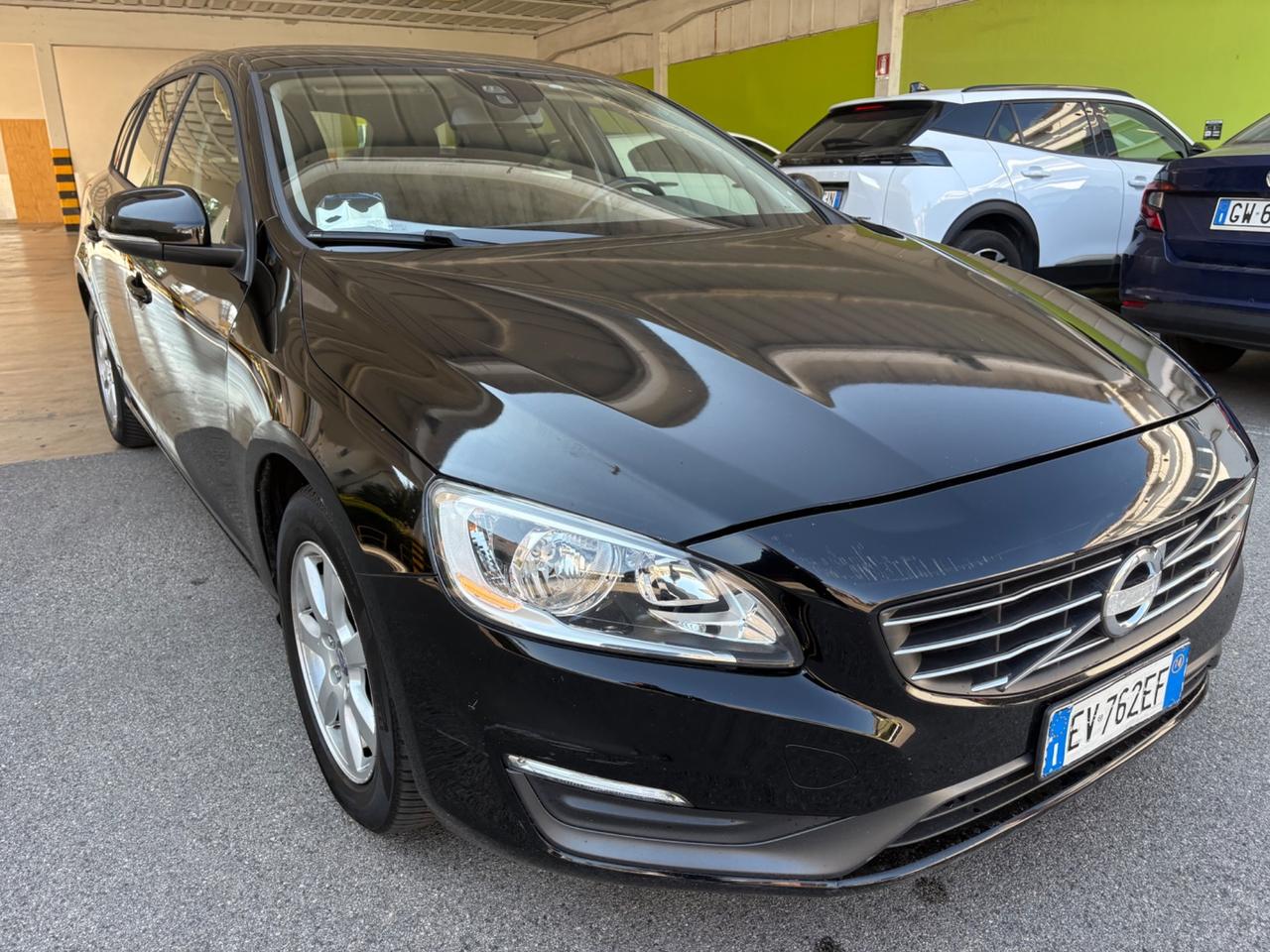 Volvo V60 ..2.0 D3 R momentum anno 2014