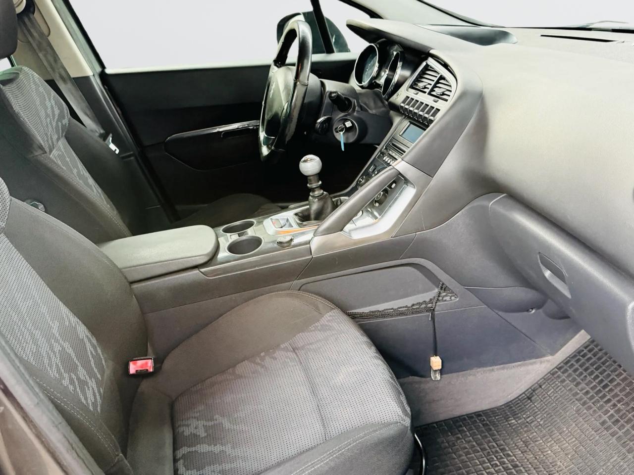 Peugeot 3008 *110 CV*5 PORTE*NEOPATENTATI*TETTO PANORAMA*