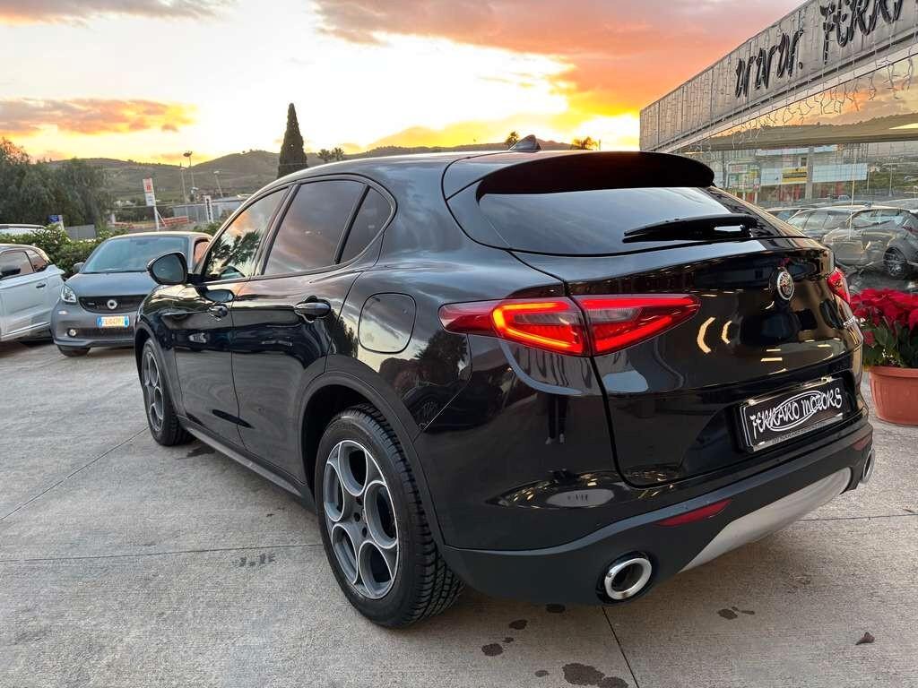 Alfa Romeo Stelvio 2.2 Turbodiesel 160 CV 2019/ 142.000 KM Tua a soli 199 Euro al mese