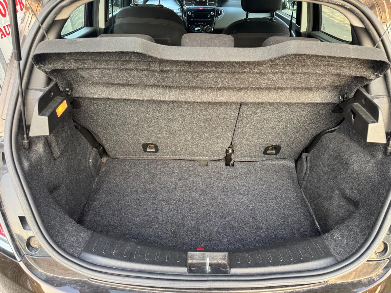 Lancia Ypsilon 1.2 69 CV 5 P garanzia 12 mesi