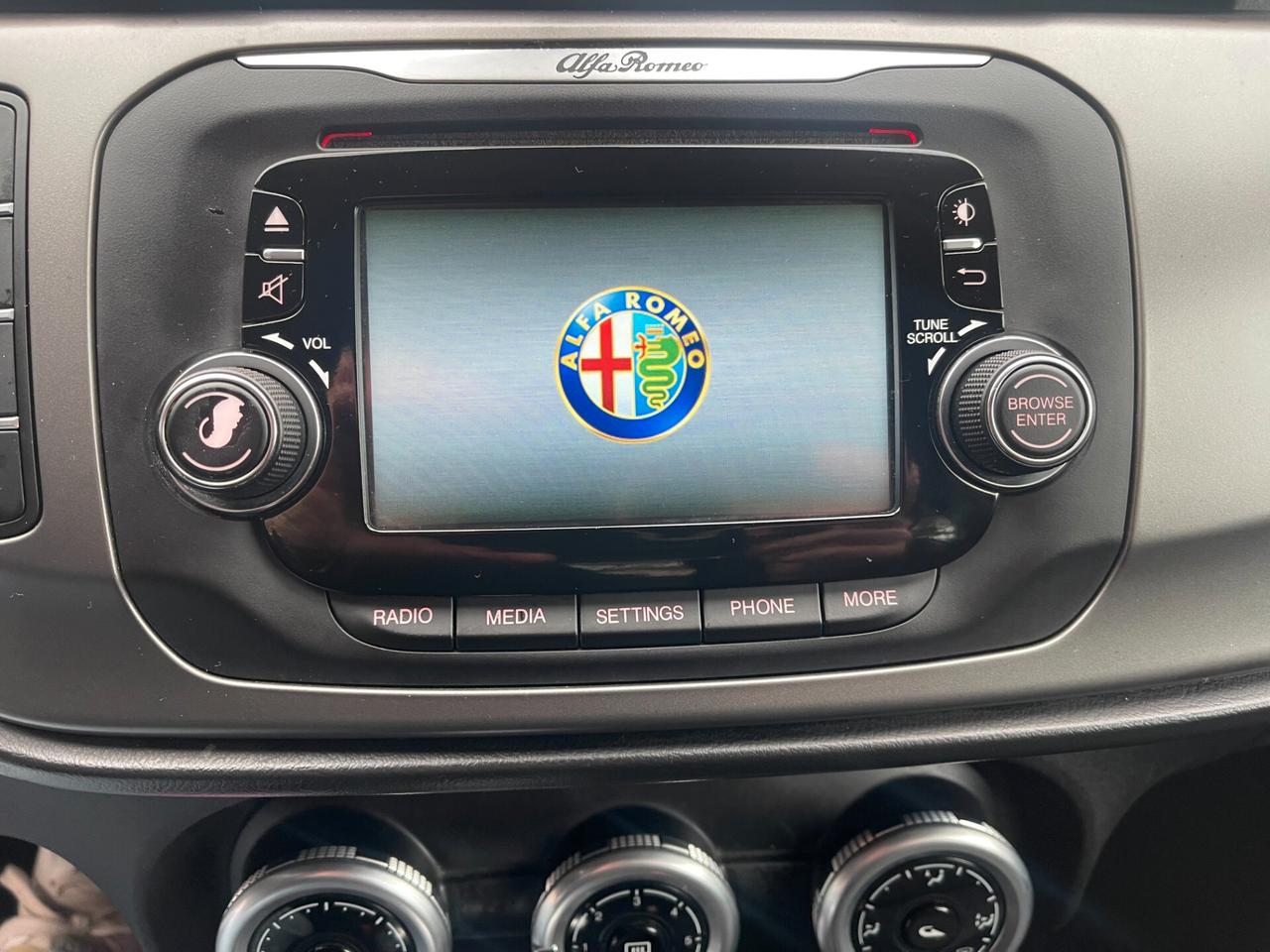 Alfa Romeo Giulietta 1.6 JTDm-2 105 CV Exclusive NEO PATENTATI