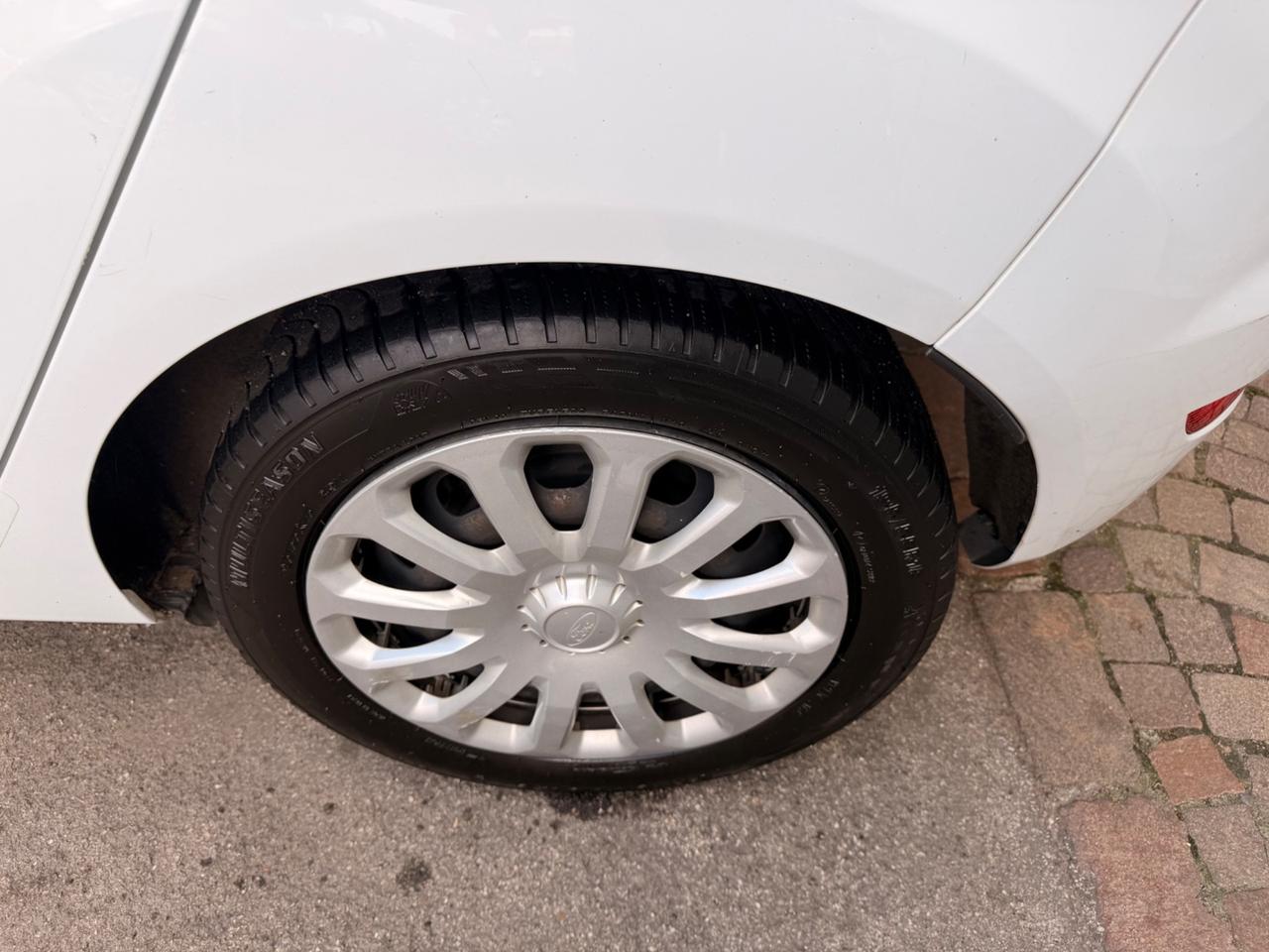 FORD FIESTA1.0 BENZINA NEOPATENTATI GARANZIA EURO6
