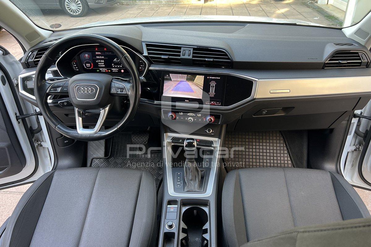 AUDI Q3 35 TDI S tronic Business