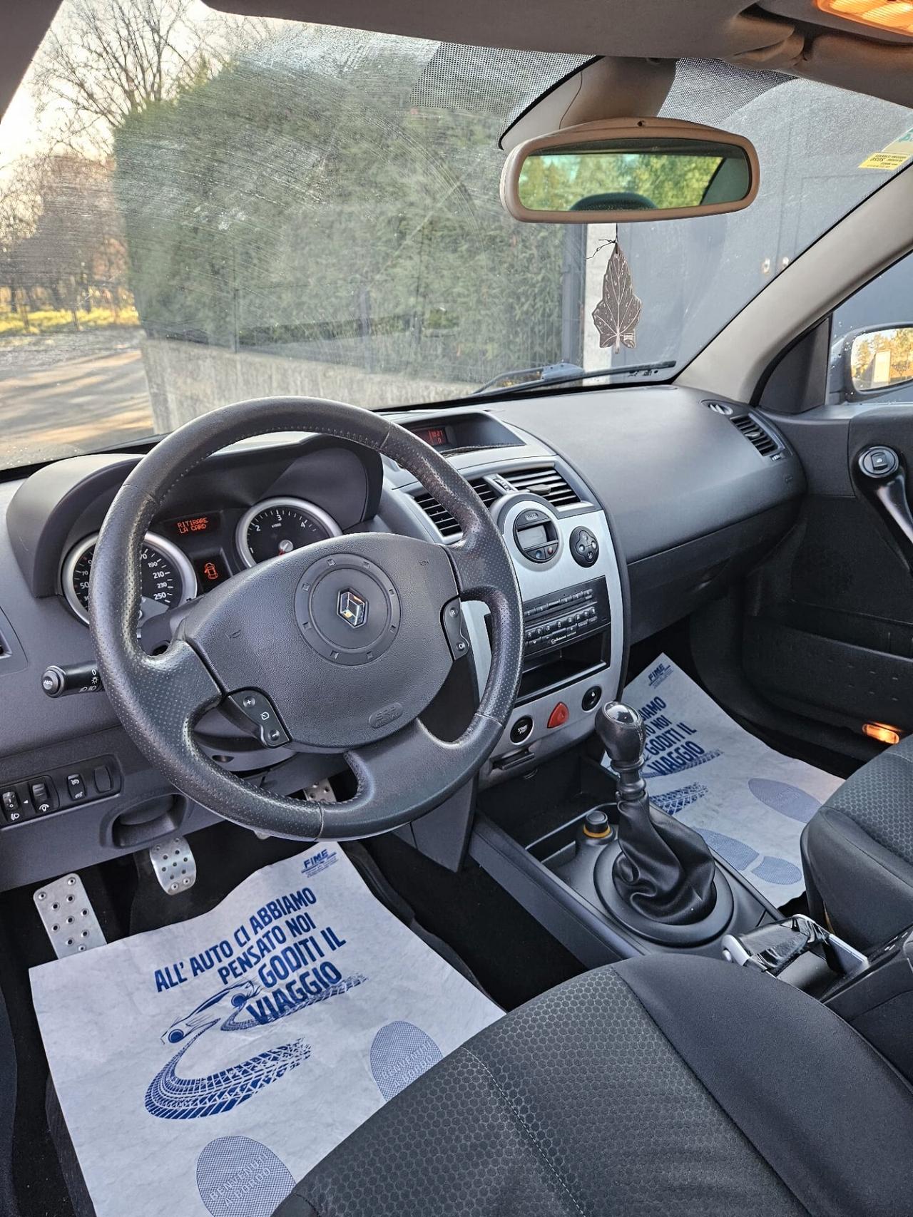 Renault Megane cabriolet NEOPATENTATI