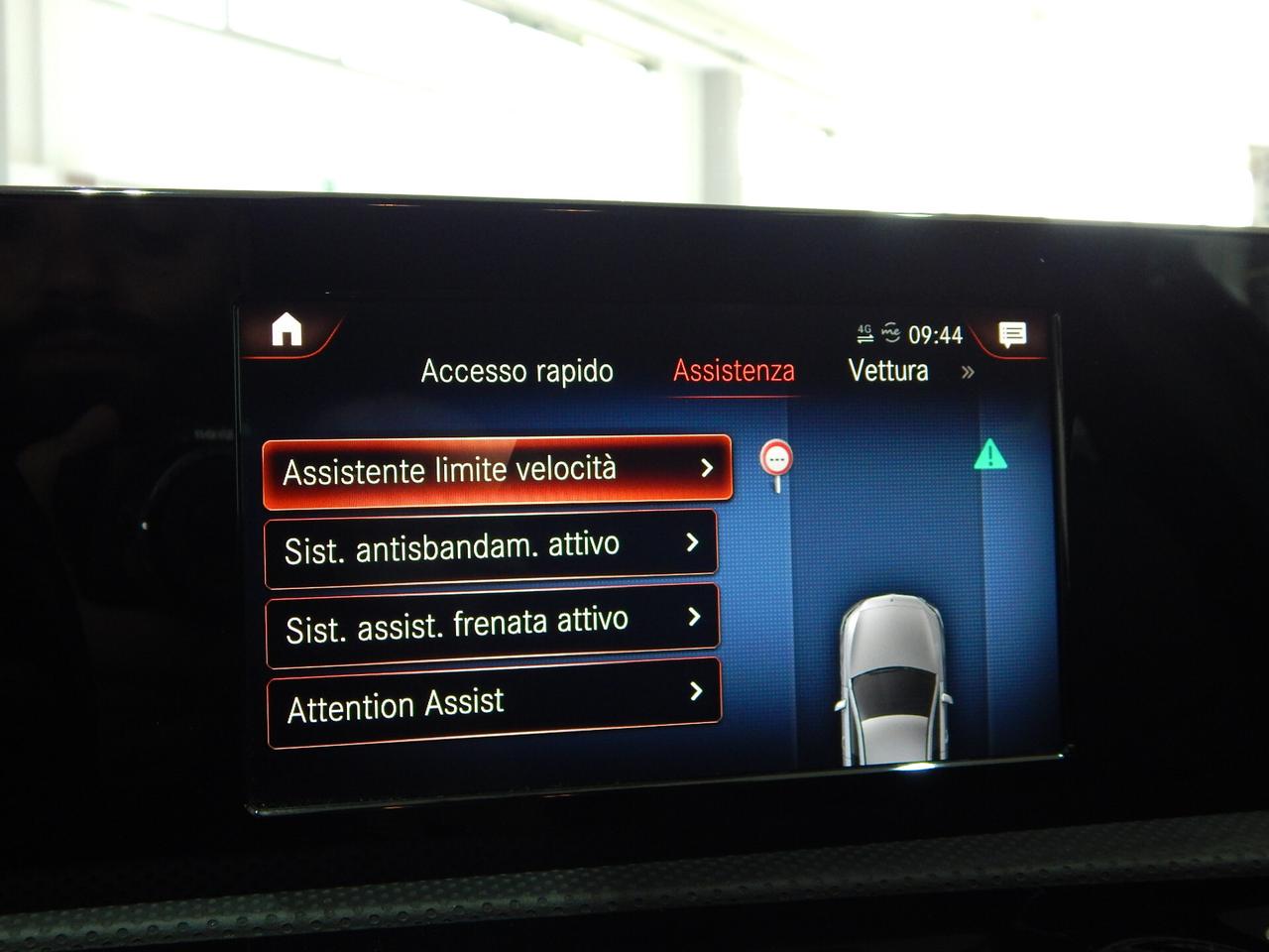 Mercedes-Benz A 180 d Sport Aut. TETTO-NAVI-PELLE-LED-XENON-KAMERA