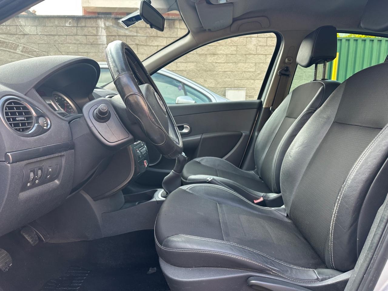 Renault Clio 1.2 16V 5 porte Le Iene