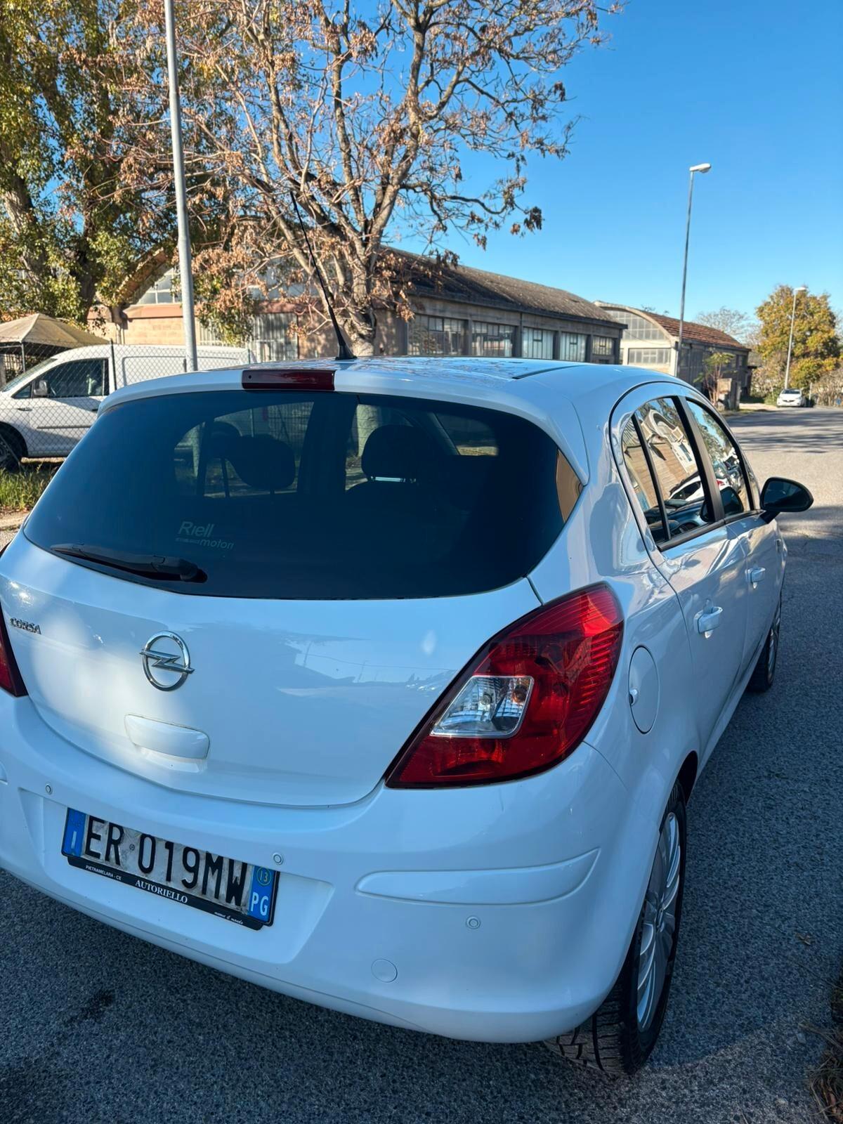 Opel Corsa 1.2 85CV 5 porte GPL-TECH Edition