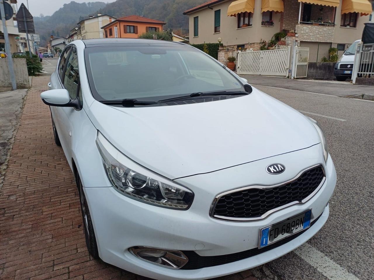 Kia Ceed cee'd 1.6 CRDi 110 CV 5 porte Cool