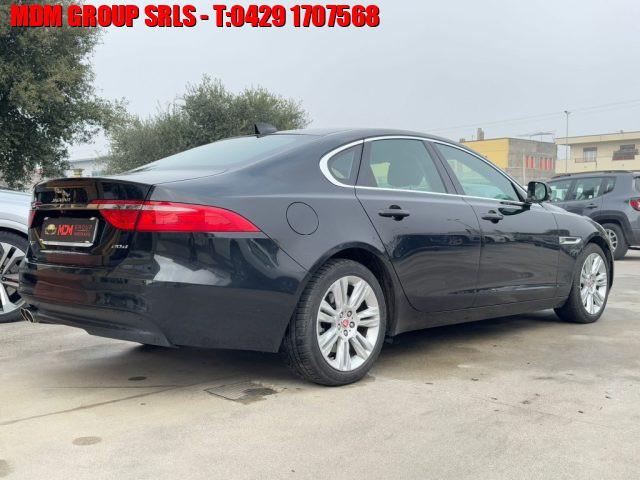 JAGUAR XF 2.0 D 180 CV aut. Chequered Flag