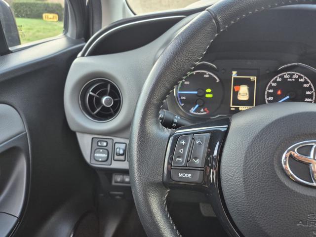 TOYOTA Yaris 1.5 Hybrid 5 porte Business