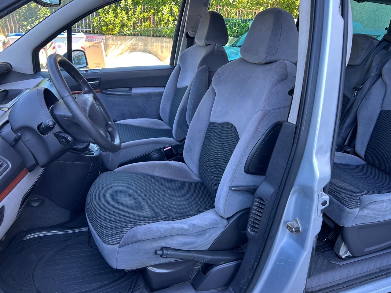 Citroen C8 2.2 HDi FAP 7 Posti