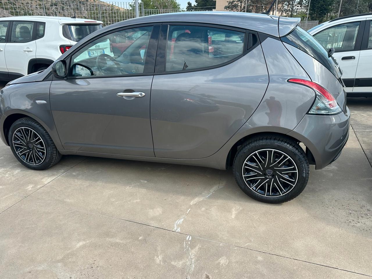 Lancia Ypsilon 1.0 FireFly 5 porte S&S Hybrid Gold "Km 44.000"