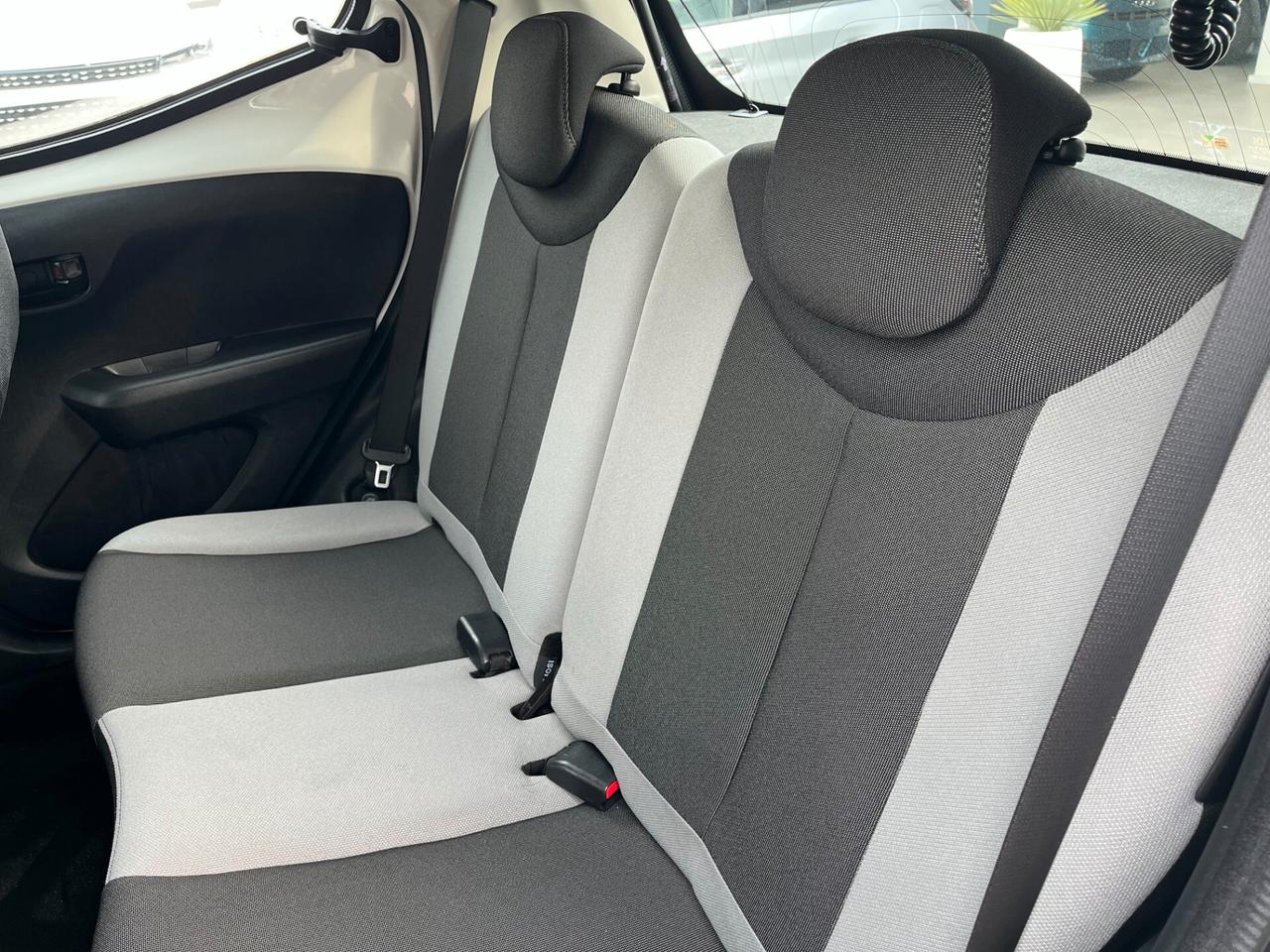 Toyota Aygo 1.0 VVT-i 69 CV 5 porte x-play