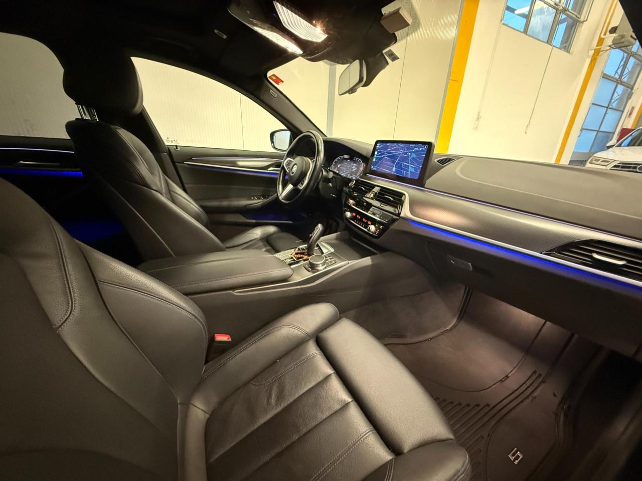 BMW Serie 5 Touring 530d Touring mhev 48V xdrive Luxury auto