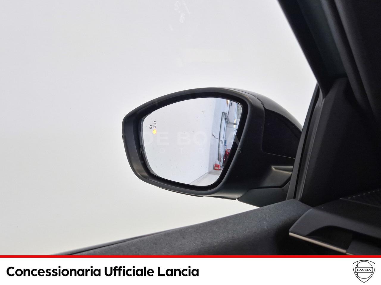 Lancia Ypsilon 1.2 mhev edizione cassina e-dct