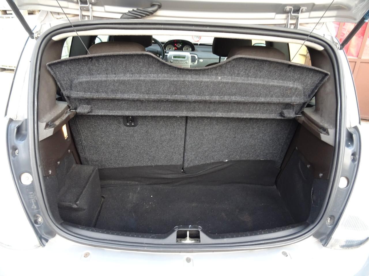 Lancia Ypsilon 1.3 MJT 75 CV Argento