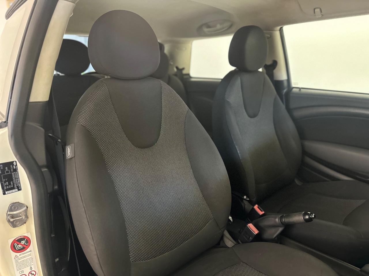 Mini 1.6 16V Cooper D NEOPATENTATI