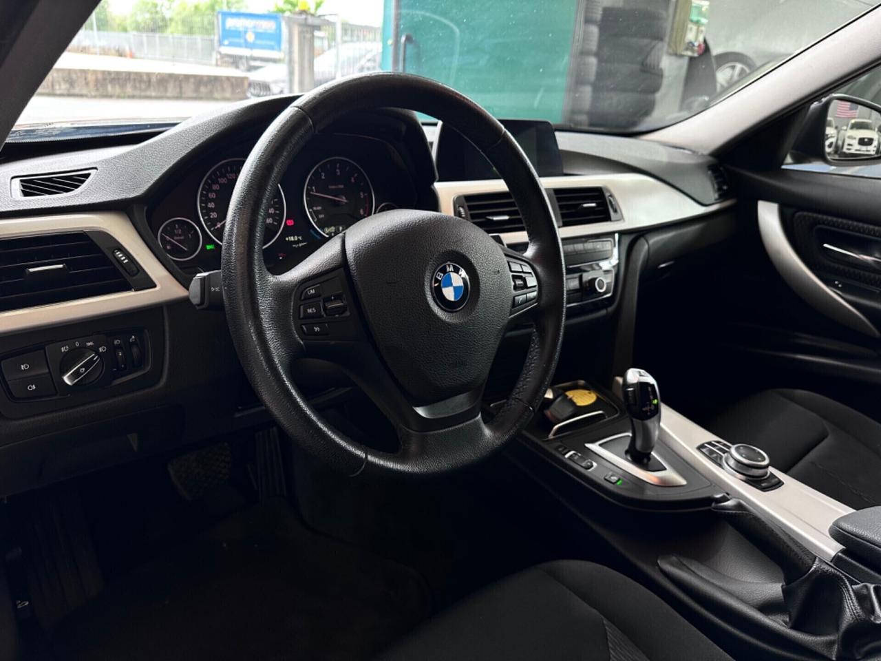 Bmw 318 318d AUTOMATICA SW BLACK EDITION