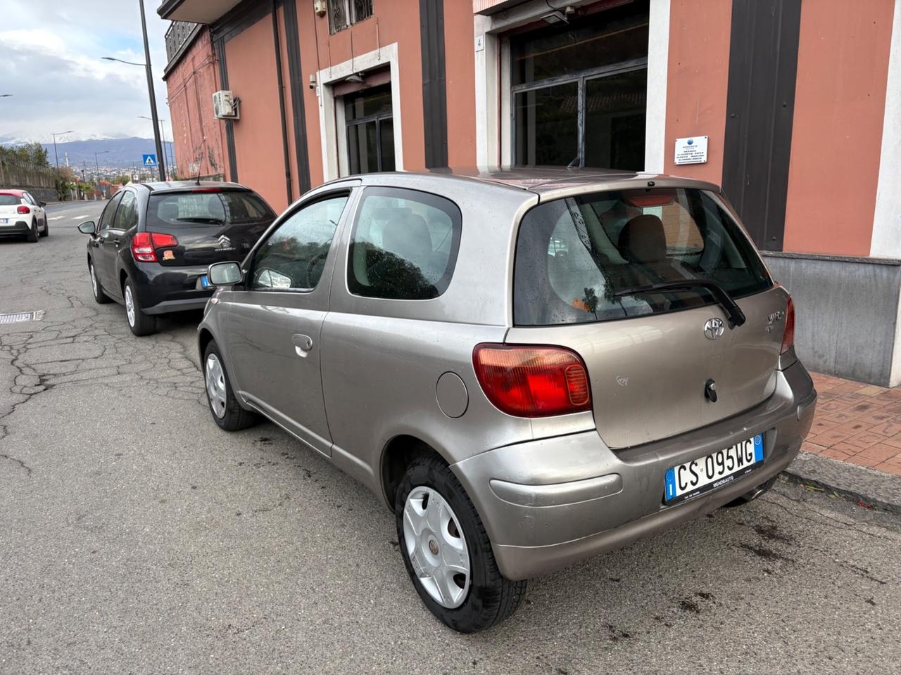 Toyota Yaris 1.0i 16V cat 3 porte Sol