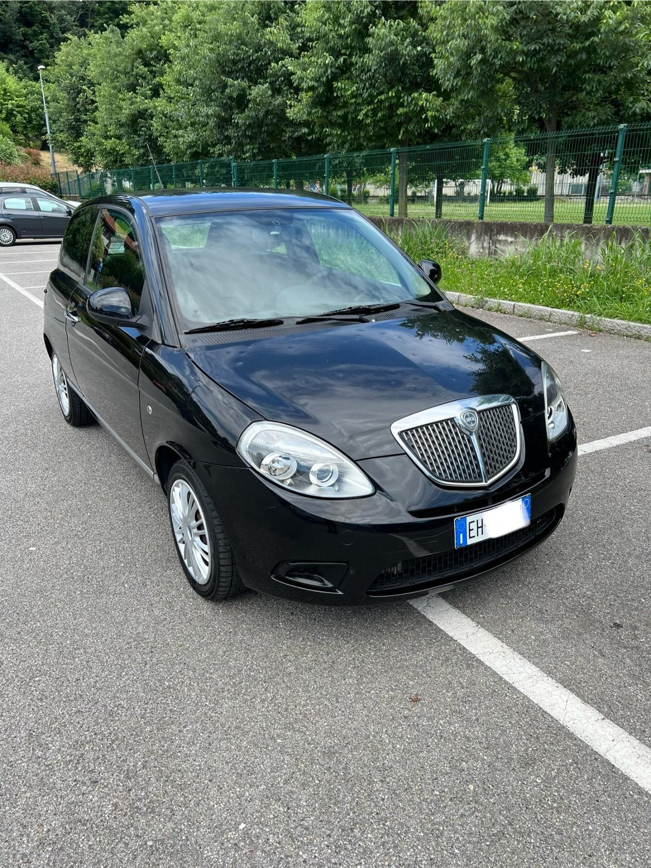 Lancia Ypsilon 1.2 69 CV Unyca