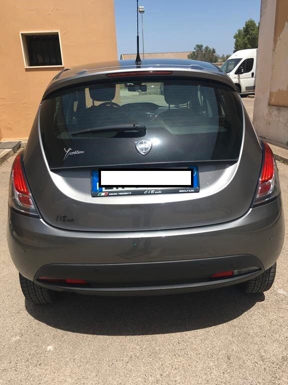 Lancia Ypsilon 0.9 TwinAir 85 CV 5 porte Metano Ecochic Gold