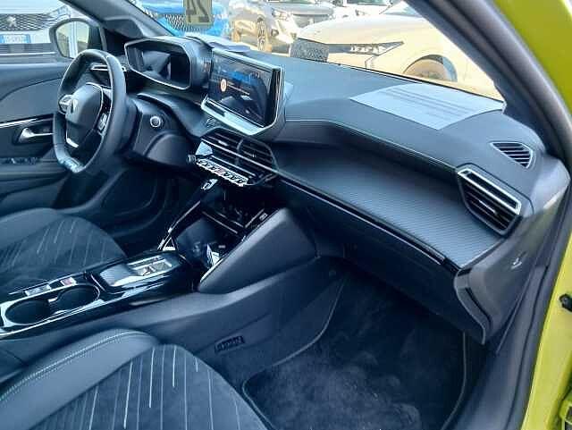 Peugeot 208 Hybrid 136 e-DCS6 GT