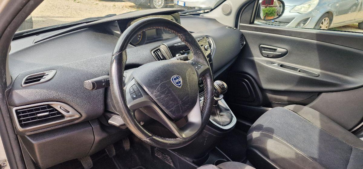 LANCIA Ypsilon 1.2 69 CV 5 porte GPL Ecochic S Momodesign