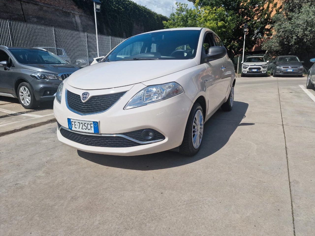 Lancia Ypsilon 5 Porte Ypsilon 1.2 Silver ecochic Gpl 69cv scad.bombola 2036