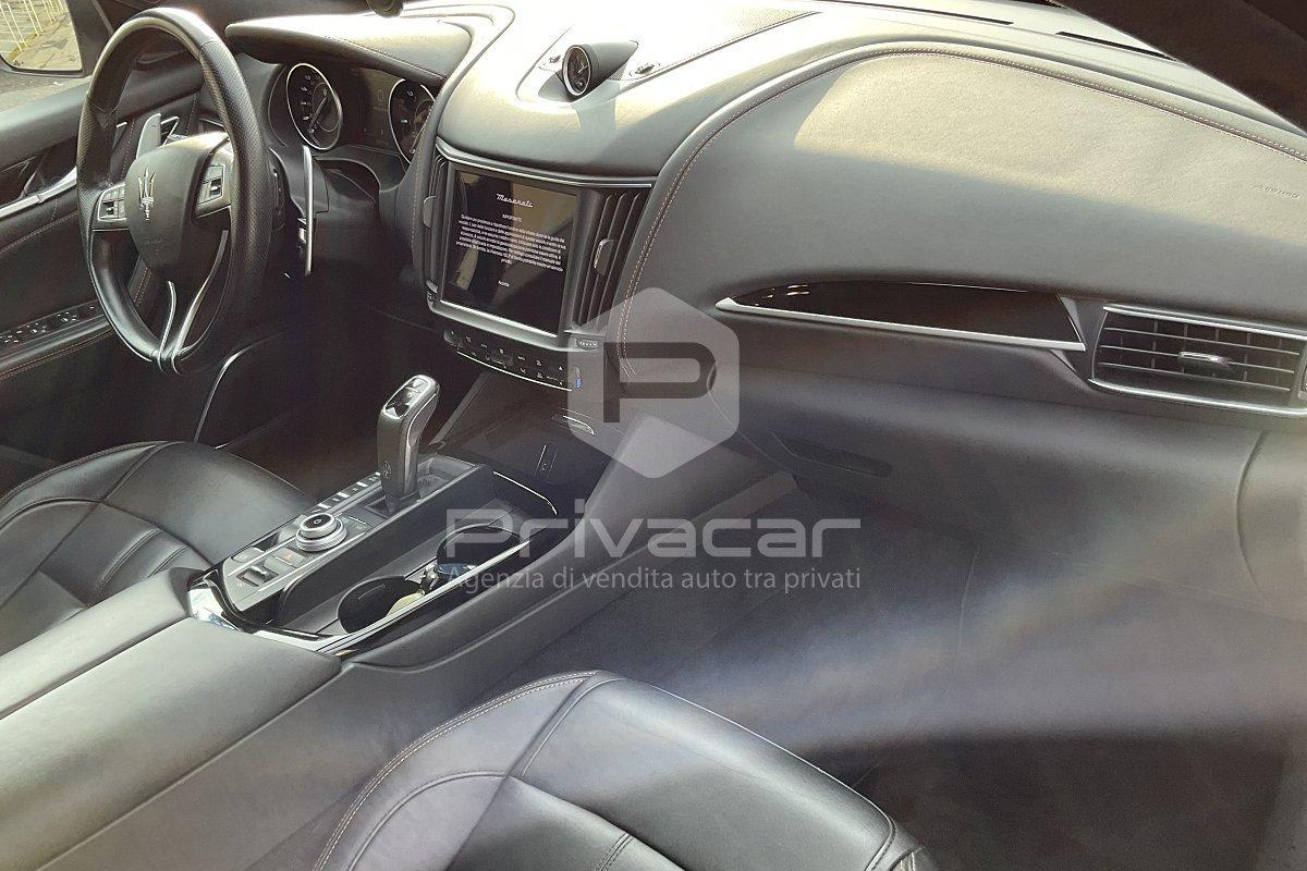 MASERATI Levante V6 Diesel 275 CV AWD Gransport