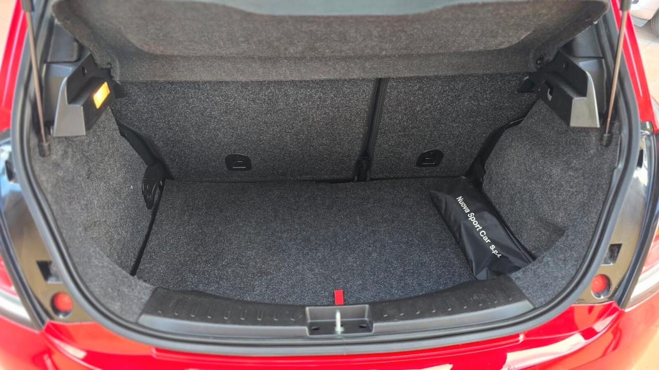 Lancia Ypsilon 1.0 FireFly 5 porte S&S Hybrid Ecochic Silver