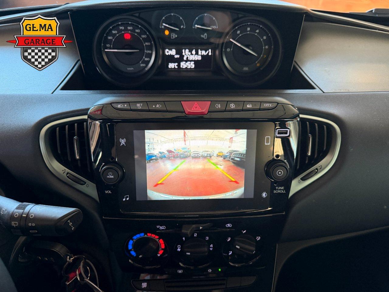 Lancia Ypsilon 1.0 firefly hybrid Platino s&s 70cv
