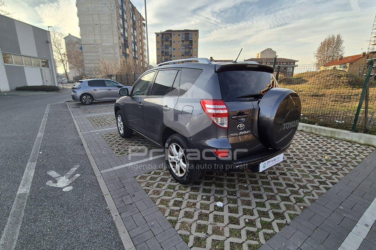 TOYOTA RAV4 2.2 D-4D 150 CV DPF Luxury