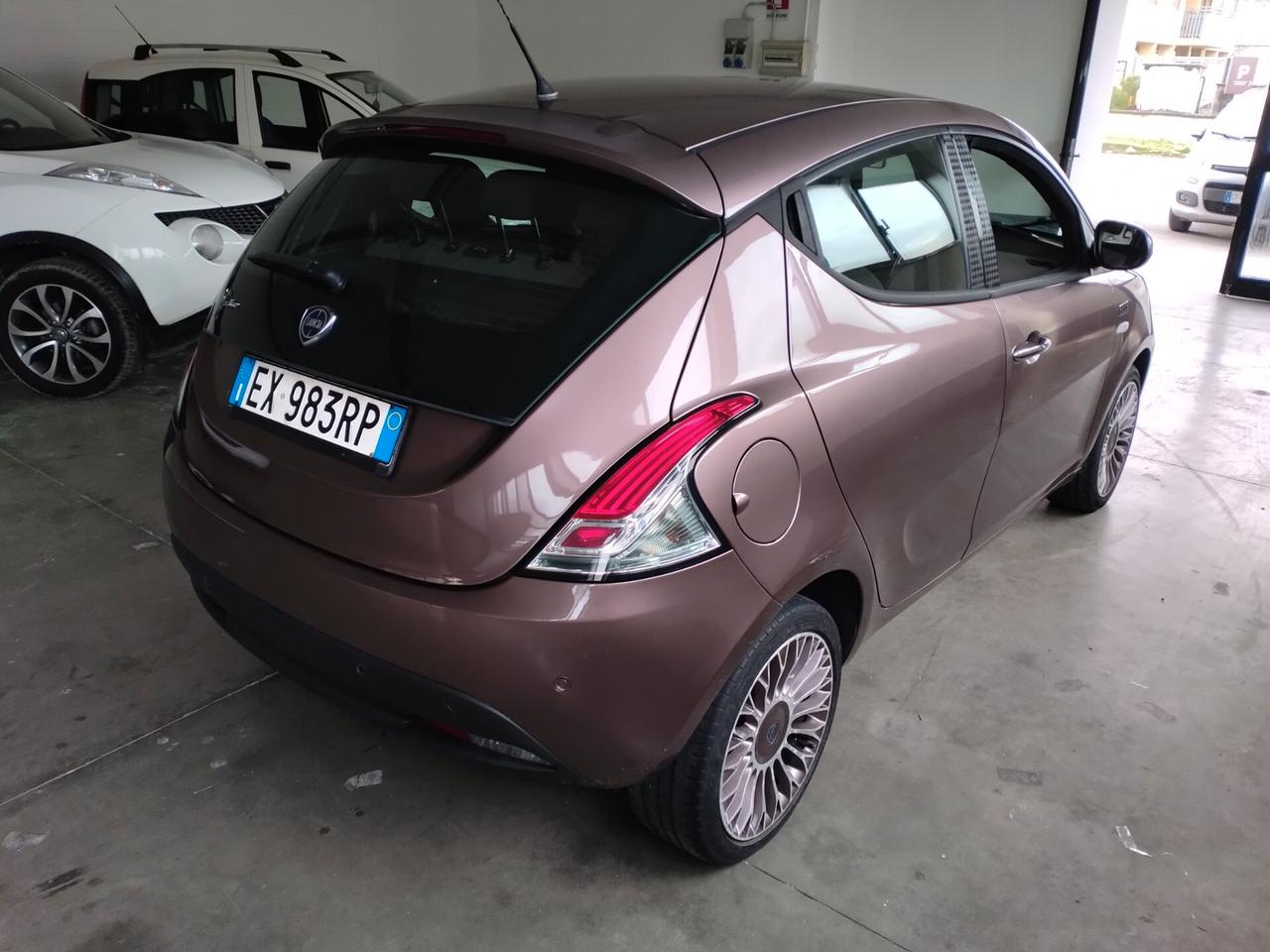 Lancia Ypsilon 1.2 69 CV 5 porte GPL Ecochic Elle