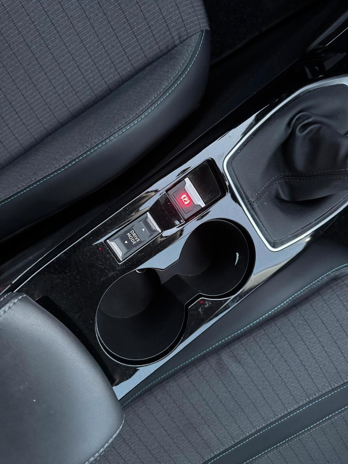 Peugeot 2008 PureTech 130 S&S Allure Pack