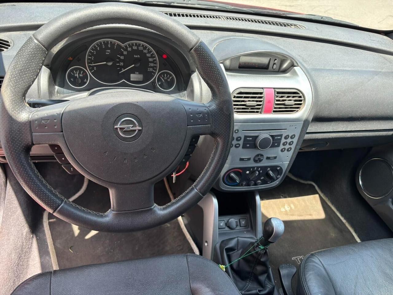 Opel Tigra TwinTop 1.4 16V Sport