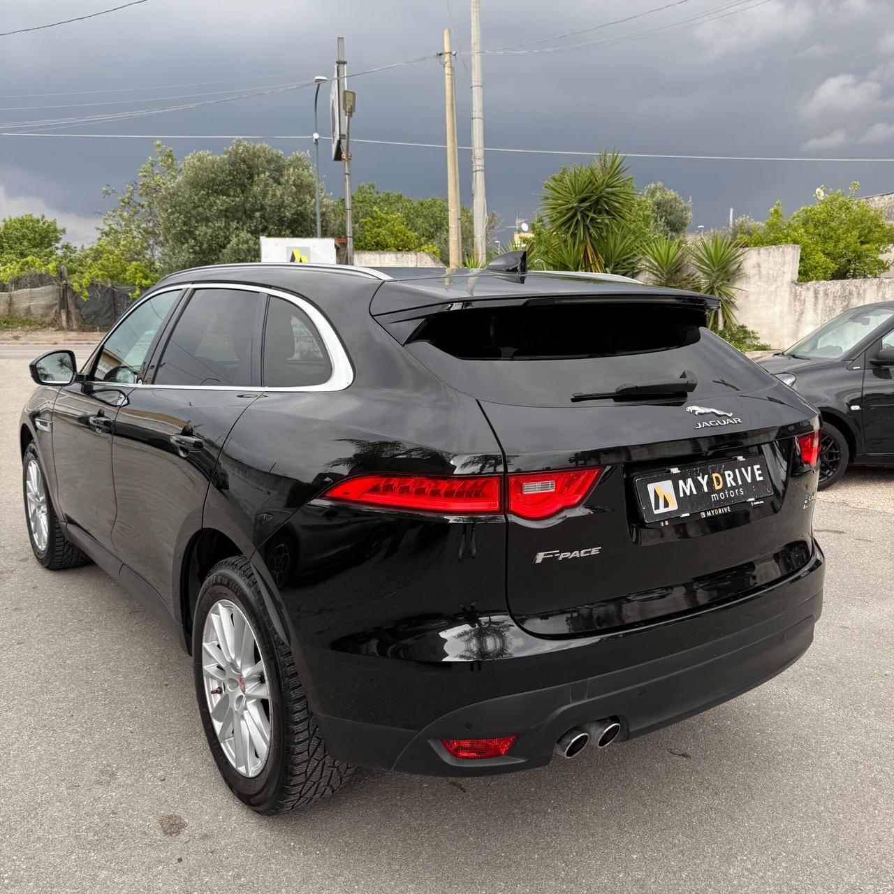 Jaguar F-Pace 2.0 D 180 CV aut. R-Sport