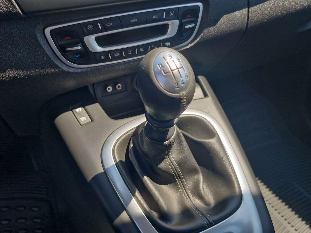 RENAULT SCENIC 1.5 7 POSTI DYNAMIC